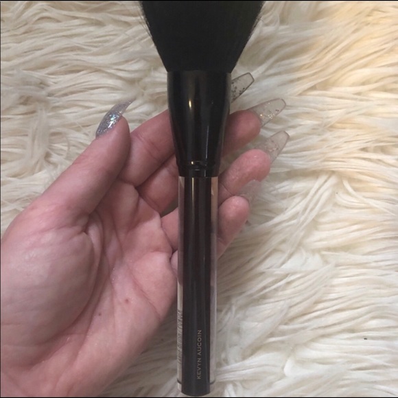 Kevyn Aucoin the large powder brush - Picture 3 of 4